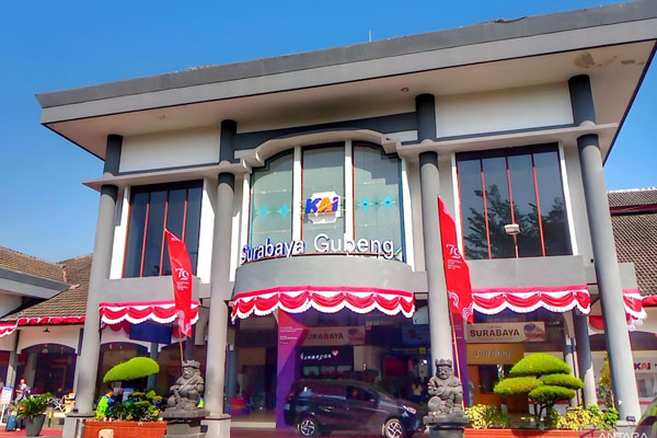 2 KM dari Stasiun Gubeng
